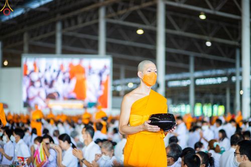 ภาพ No.81490:พิธีตักบาตร ข้าวสารอาหารแห้ง และพิธีบูชาข้าวพระ ณ สภาธรรมกายสากล วัดพระธรรมกาย วันเสาร์ที่ 3 มิถุนายน 2566