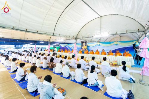 ภาพ No.290778:วันที่ 9 มกราคม พ.ศ. 2569 พิธีถวายภัตตาหารเป็นสังฆทาน แด่พระธรรมยาตรา ณ อนุสรณ์สถานคลองบางนางแท่น อ.สามพราน จ.นครปฐม ในโครงการธรรมยาตรา กตัญญูบูชา มหาปูชนียาจารย์ พระมงคลเทพมุนี(สด จนฺทสโร) พระผู้ปราบมาร อนุสรณ์สถาน 7 แห่ง ปีที่ 14