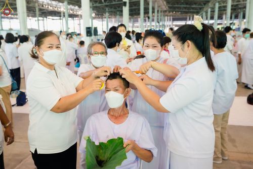 ภาพ No.63585:พิธีปลงผมนาคธรรมทายาท โครงการอุปสมบทบูชาธรรม มหาปูชนียาจารย์ประจำปี 2565 วันที่ 19 พฤศจิกายน พ.ศ. 2565 ณ สภาธรรมกายสากล วัดพระธรรมกาย