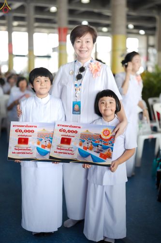 ภาพ No.324623:วันที่ 22 เมษายน พ.ศ.2569 (วันคุ้มครองโลก) บรรยากาศสาธุชน ในงานถวายมหาสังฆทาน 40,000 กว่าวัดทั่วประเทศ ณ ลานธรรม วัดพระธรรมกาย