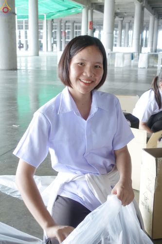 ภาพ No.321951:วันที่ 11-12 เมษายน พ.ศ.2569 การเตรียมงาน มัดถุงน้ำ , ผูกผ้าระบาย , เตรียมจุดฉันภัตตาหาร เพื่องานถวายมหาสังฆทาน 40,000 กว่าวัดทั่วประเทศ วันคุ้มครองโลก 22 เมษายน พ.ศ.2569 วัดพระธรรมกาย