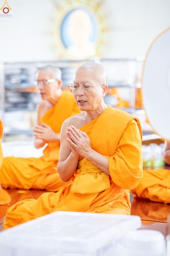 ภาพ No.348186:วันที่ 10 กันยายน พ.ศ.2569 พิธีสวดพระพุทธมนต์ และถวายภัตตาหารเป็นสังฆทาน เนื่องในวันครบ 26 ปี วันคล้ายละสังขาร คุณยายอาจารย์มหารัตนอุบาสิกาจันทร์ ขนนกยูง ณ หอฉันคุณยายอาจารย์ฯ วัดพระธรรมกาย