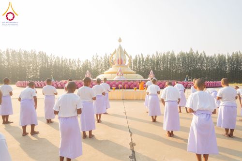 ภาพ No.318654:วันที่ 29 มีนาคม พ.ศ. 2569 พิธีเวียนประทักษิณ มอบผ้าไตร บรรพชาสามเณร  ณ ศูนย์อบรมเยาวชนกาญบุรี