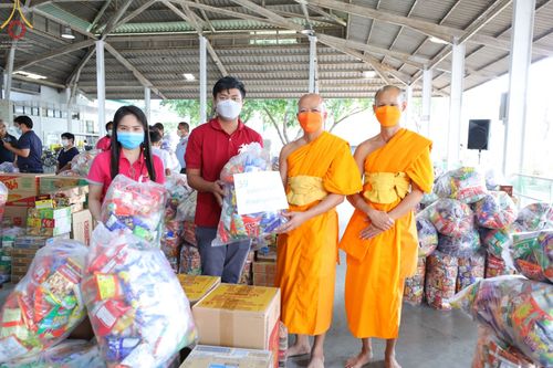 ภาพ No.71109:วัดพระธรรมกาย มูลนิธิธรรมกาย และเครือข่ายคณะศิษยานุศิษย์วัดพระธรรมกายทั่วโลก  มอบของขวัญสนับสนุนการจัดกิจกรรมเนื่องในงานวันเด็กแห่งชาติ ประจำปี พ.ศ.๒๕๖๖