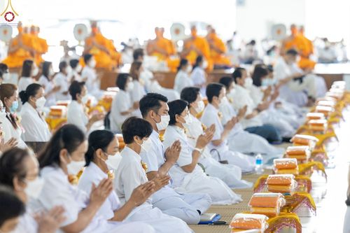 ภาพ No.75431:พิธีสวดพระพุทธมนต์และถวายภัตตาหารเป็นสังฆทาน เนื่องในวันมหาปูชนียาจารย์ วันที่ 3 กุมภาพันธ์ พ.ศ. 2565 ณ วัดพระธรรมกาย อ.คลองหลวง จ.ปทุมธานี