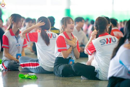 ภาพ No.325493:วันที่ 21-22 เมษายน พ.ศ.2569 การอบรมจิตอาสาเพื่อจัดเตรียมภัตตาหาร และจัดงานถวายมหาสังฆทานแด่ คณะสงฆ์ 40,000 กว่าวัดทั่วประเทศ ณ วัดพระธรรมกาย