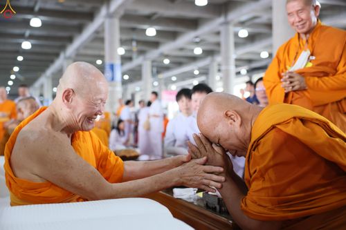 ภาพ No.324173:วันที่ 22 เมษายน พ.ศ.2569 (วันคุ้มครองโลก) พิธีถวายมหาสังฆทาน 40,000 กว่าวัดทั่วประเทศ ณ ลานธรรม พระมหาธรรมกายเจดีย์ วัดพระธรรมกาย