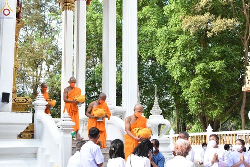 ภาพ No.67017:พิธีอุปสมบทวัดพันเสด็จนอก อ.ศรีราชา จ.ชลบุรี รับบุญจัดงานโดย สำนักพัฒนาเยาวชนโลก เมื่อวันที่ 7 ธันวาคม พ.ศ. 2565