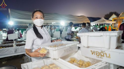 ภาพ No.71148:พิธีถวายภัตตาหารเป็นสังฆทาน แด่คณะพระธรรมยาตราฯ ในโครงการธรรมยาตราฯ ปีที่ 11 ณ อนุสรณ์สถานคลองบางนางแท่น อ.สามพราน จ.นครปฐม วันที่ 14 มกราคม พ.ศ. 2566