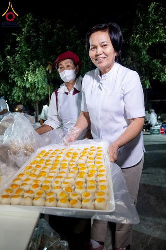 ภาพ No.293695:วันที่ 14 มกราคม พ.ศ. 2569  พิธีถวายภัตตาหารเป็นสังฆทาน แด่พระธรรมยาตรา  ณ วัดสองพี่น้อง ต.ต้นตาล อ.สองพี่น้อง จ.สุพรรณบุรี  ในโครงการธรรมยาตรา กตัญญูบูชา มหาปูชนียาจารย์  พระมงคลเทพมุนี(สด จนฺทสโร) พระผู้ปราบมาร  อนุสรณ์สถาน 7 แห่ง ปีที่ 14