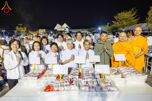 ภาพ No.295462:วันที่ 16 มกราคม พ.ศ. 2569 พิธีถวายภัตตาหารเป็นสังฆทาน แด่พระธรรมยาตรา ณ วัดโบสถ์บน ต.บางคูเวียง จ.นนทบุรี อนุสรณ์สถานลำดับที่ 4 สถานที่เกิดด้วยกายธรรม ในโครงการธรรมยาตรา กตัญญูบูชา มหาปูชนียาจารย์ พระมงคลเทพมุนี(สด จนฺทสโร) พระผู้ปราบมาร อนุสรณ์สถาน 7 แ