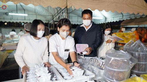 ภาพ No.73754:พิธีถวายภัตตาหารเป็นสังฆทาน แด่คณะพระธรรมยาตราฯ ในโครงการธรรมยาตรากตัญญูบูชา มหาปูชนียาจารย์ พระมงคลเทพมุนี(สด จนฺทสโร) พระผู้ปราบมาร อนุสรณ์สถาน 7 แห่ง ปีที่ 11 วันที่ 22 มกราคม พ.ศ. 2566