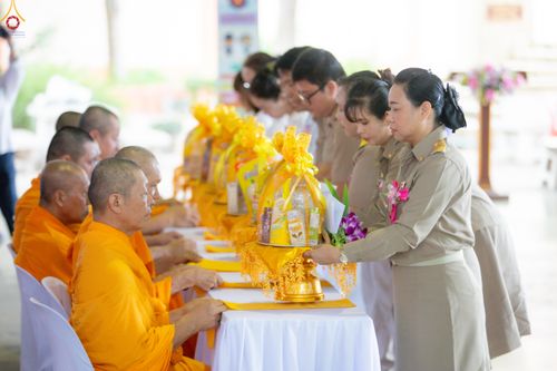 ภาพ No.333648:วันพฤหัสบดี ที่ 11 มิถุนายน พ.ศ.2569 โครงการตักบาตรปลื้มใจ" เนื่องในวันไหว้ครู  ณ โรงเรียนธนสิทธิ์อนุสรณ์ อ.บางพลี จ.สมุทรปราการ