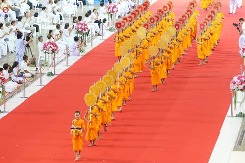 ภาพ No.338930:วันอาทิตย์ที่ 12 กรกฎาคม พ.ศ.2569 พิธีมุทิตาผู้สอบได้เปรียญธรรม ประโยค 1-2 ถึง ป.ธ.9 และ บ.ศ.1-2 ถึง บ.ศ.6 สำนักศาสนศึกษาวัดพระธรรมกาย ประจำปี 2569, พิธีมอบตราตั้งแต่งตั้งอาจารย์ใหญ่ สำนักศาสนศึกษาวัดพระธรรมกาย