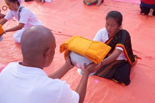 ภาพ No.64639:พิธีบรรพชาสามเณร โครงการบรรพชาสามเณร 500 รูป ประเทศบังกลาเทศ วันที่ 22 พฤศจิกายน พ.ศ. 2565