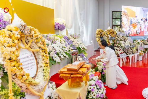 ภาพ No.316163:วันศุกร์ที่ 27 มีนาคม พ.ศ. 2569 พิธีบำเพ็ญกุศล คุณพ่อณรงค์ จินตมากุล  สิริอายุ 99 ปี 11 เดือน โยมบิดา พระครูปลัดรัตนวีรวัฒน์ (รังสฤษดิ์ อิทฺธิจินตโก) ที่ปรึกษาเจ้าคณะจังหวัดปทุมธานี เจ้าอาวาสวัดพระธรรมกาย  ณ ห้องปลูกศรัทธา 2 วัดพระธรรมกาย ปทุมธานี