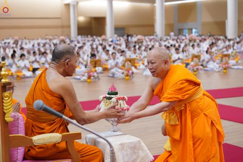 ภาพ No.343255:วันที่ 16 สิงหาคม พ.ศ.2569 พิธีมุทิตาสักการะพระราชาคณะ ณ ห้องแก้วสารพัดนึก 2 วัดพระธรรมกาย