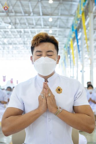 ภาพ No.80865:พิธีตักบาตร , พิธีบูชาข้าวพระในวันอาทิตย์ต้นเดือน วันที่ 7 พฤษภาคม พ.ศ. 2566 ณ วัดพระธรรมกาย