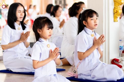 ภาพ No.200534:พิธีทอดผ้าป่าทำนุบำรุงศาสนสถาน ณ วัดรางกำหยาด ตำบลบางภาษี อำเภอบางเลน จังหวัดนครปฐม ในโครงการธรรมยาตรา กตัญญูบูชา มหาปูชนียาจารย์ พระมงคลเทพมุนี(สด จนฺทสโร) พระผู้ปราบมาร อนุสรณ์สถาน 7 แห่ง ปีที่ 13 วันที่ 22 มกราคม พ.ศ. 2568