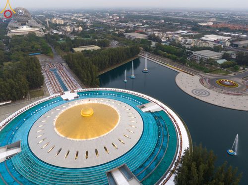 ภาพ No.120353:พิธีต้อนรับพระธรรมยาตรา ในโครงการธรรมยาตรา กตัญญูบูชา มหาปูชนียาจารย์ พระมงคลเทพมุนี(สด จนฺทสโร) พระผู้ปราบมาร อนุสรณ์สถาน 7 แห่ง ปีที่ 12 วันที่ 28 มกราคม พ.ศ. 2567 ณ วัดพระธรรมกาย จ.ปทุมธานี (ชุดที่ 2)