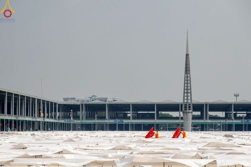 ภาพ No.220815:วันที่ 24-25 เมษายน พ.ศ. 2568 การเก็บงาน ผ้ารับประเคน ผ้าระบาย โต๊ะ เก้าอี้  ภายหลังงานวันคุ้มครองโลก ณ วัดพระธรรมกาย