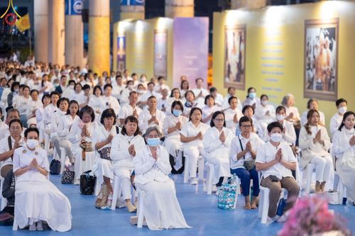 ภาพ No.187660:พิธีฉลองชัยสวดมนต์บทธัมมจักกัปปวัตนสูตร 7,000,000,000 จบ และพิธีสวดมนต์ข้ามปี วันที่ 31 ธันวาคม พ.ศ. 2567 ถึงวันที่ 1 มกราคม พ.ศ. 2568 ณ มหารัตนวิหารคด วัดพระธรรมกาย จ.ปทุมธานี