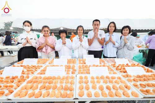 ภาพ No.191065:พิธีถวายภัตตาหารเป็นสังฆทาน แด่พระธรรมยาตรา ณ อนุสรณ์สถานคลองบางนางแท่น อ.สามพราน จ.นครปฐม ในโครงการธรรมยาตรา กตัญญูบูชา มหาปูชนียาจารย์ พระมงคลเทพมุนี(สด จนฺทสโร) พระผู้ปราบมาร อนุสรณ์สถาน 7 แห่ง ปีที่ 13 วันที่ 8 มกราคม พ.ศ. 2568