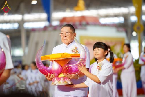 ภาพ No.215429:วันอาทิตย์ต้นเดือนที่ 6 เมษายน พ.ศ. 2568 ขบวนอัญเชิญผ้าป่าสมทบ มหาสังฆทาน 40,000 กว่าวัดทั่วประเทศ ณ สภาธรรมกายสากล วัดพระธรรมกาย