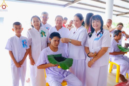 ภาพ No.186497:พิธีตัดปอย ปลงผม เวียนประทักษิณ  มอบบาตรผ้าไตร ขอขมาผู้ปกครอง และพิธีบรรพชาอุปสมบท  โครงการอุปสมบทหมู่บูชาธรรมมหาปูชนียาจารย์  ประจำปี 2567 ณ ศูนย์ปฏิบัติธรรมภาคใต้และวัดคงคาเลียบ อ.บางกล่ำ จ.สงขลา วันอาทิตย์ที่ 8 ธันวาคม พ.ศ. 2567