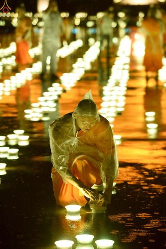 ภาพ No.244249:วันที่ 7 กันยายน พ.ศ. 2568 พิธีจุดประทีป วันครูผู้ค้นพบวิชชาธรรมกาย ณ ลานธรรมฯ และวิหารคด วัดพระธรรมกาย