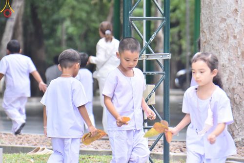 ภาพ No.144656:ชาวอำเภอคลองหลวง จังหวัดปทุมธานี ถวายเทียนพรรษามหามงคล เนื่องในเทศกาลเข้าพรรษา ประจำปี 2567 แด่คณะสงฆ์วัดพระธรรมกาย  วันพฤหัสบดีที่ 18 กรกฎาคม พ.ศ. 2567