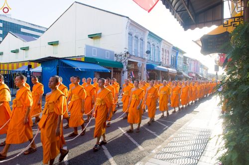 ภาพ No.248759:วันที่ 20 กันยายน พ.ศ. 2568 พิธีอัญเชิญรูปหล่อหลวงปู่วัดปากน้ำ ภาษีเจริญ จากวัดมงคลนิมิตร พระอารามหลวง เพื่อประดิษฐาน ณ วิหารพระมงคลเทพมุนี (สด จนฺทสโร)  ศูนย์ปฏิบัติธรรมภูเก็ต จ.ภูเก็ต