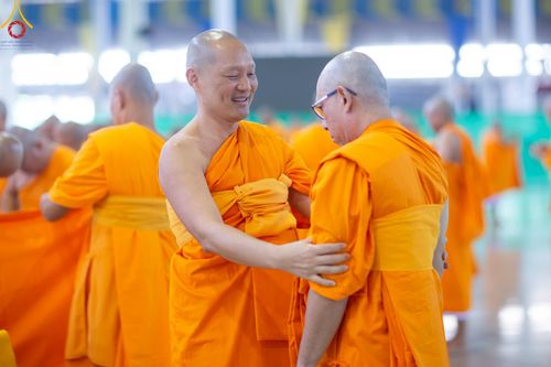 ภาพ No.217232:วันเสาร์ที่ 12 เมษายน พ.ศ. 2568 พิธีบรรพชา พิธีขอศีลและขอนิสสัย พิธีมอบบาตร ในโครงการอุปสมบทหมู่ บูชาธรรมหลวงพ่อธัมมชโย, โครงการธรรมทายาท ระดับอุดมศึกษา รุ่นที่ 52 ,  โครงการบวชพระนานาชาติ AEC & WAB CEO รุ่นที่ 4 ณ วัดพระธรรมกาย