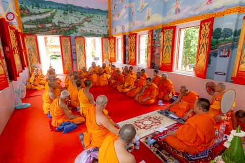 ภาพ No.231830:วันเสาร์ ที่ 5 กรกฎาคม พ.ศ. 2568 พิธีบรรพชา อุปสมบท โครงการอุปสมบท บูชาธรรมมหาปูชนียาจารย์ รุ่นเข้าพรรษา ณ วัดเกาะแก้วประชานุรักษ์ อ.วังทอง  จ.พิษณุโลก