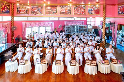 ภาพ No.197395:พิธีเจริญพระพุทธมนต์ ปฏิบัติธรรม มอบทุนการศึกษา ถวายสังฆทาน 108 วัด เพื่อถวายเป็นพุทธบูชา และขับเคลื่อนโครงการหมู่บ้านรักษาศีล 5 โดยคณะสงฆ์จังหวัดนนทบุรี คณะศิษยานุศิษย์วัดพระธรรมกาย โครงการธรรมยาตรา ปีที่ 13 ณ วัดตะเคียน อ.บางกรวย จ.นนทบุรี