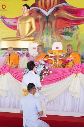 ภาพ No.172524:พิธีทอดกฐินเพื่อสร้าง "ลานเอนกประสงค์พญานาค 4 ตระกูล" วันที่ 15 พฤศจิกายน พ.ศ.2567 ณ พุทธอุทยานนานาชาติ อ.โพนพิสัย จ.หนองคาย