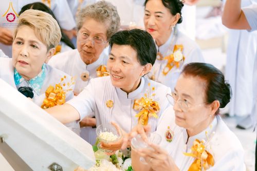 ภาพ No.171819:พิธีทอดกฐิน ศูนย์ปฏิบัติธรรมแก้วเมืองเลย วันที่ 27 ตุลาคม พ.ศ. 2567