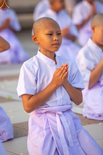 ภาพ No.133758:พิธีเวียนประทักษิณและพิธีวันทาเจดีย์ โครงการบรรพชาสามเณร ฟื้นฟูพระพุทธศาสนาทั่วไทย ณ วัดพระธรรมกาย วันเสาร์ที่ 6 เมษายน พ.ศ. 2567