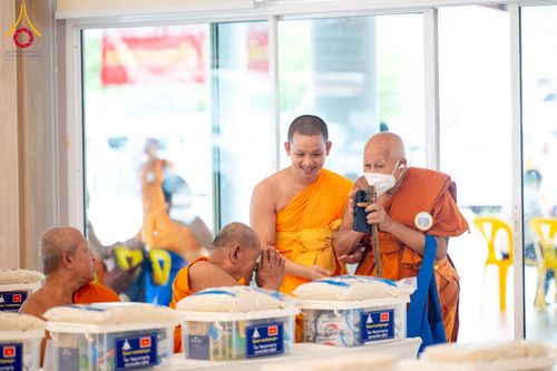 ภาพ No.225962:วันเสาร์ที่ 24 พฤษภาคม พ.ศ. 2568 พิธีถวายสังฆทาน 323 วัด ปีที่ 21 ครั้งที่ 177 พิธีมอบกองทุนหนุนแรงใจช่วยครูใต้ ปีที่ 18 ครั้งที่ 141 และพิธีทำบุญอุทิศส่วนกุศลให้ผู้วายชนม์ ณ ศูนย์ปฏิบัติธรรมภาคใต้ จ.สงขลา