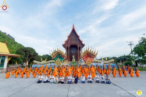 ภาพ No.222188:วันที่ 26-27 เมษายน พ.ศ. 2568 ศูนย์ปฏิบัติธรรมสวนผึ้ง ร่วมกับ ธุดงค์คสถานประจวบคีรีขันธ์ และวัดอ่าวน้อย  จัดกิจกรรมเดินธรรมยาตรา ตักบาตรข้าวสารอาหารแห้ง และจุดประทีปถวายเป็นพุทธบูชา ณ วัดอ่าวน้อย จ.ประจวบคีรีขันธ์