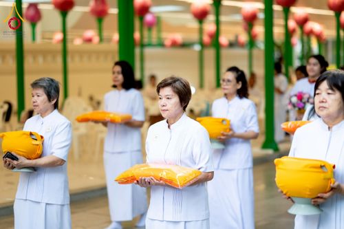 ภาพ No.244575:วันเสาร์ที่ 6 กันยายน พ.ศ. 2568 พิธีเวียนประทักษิณ และวันทาสีมาของนาคธรรมทายาท โครงการอุปสมบทหมู่บูชาธรรมครบรอบ 108 ปี วันครูผู้ค้นพบวิชชาธรรมกาย ณ โบสถ์พระไตรปิฎก วัดพระธรรมกาย