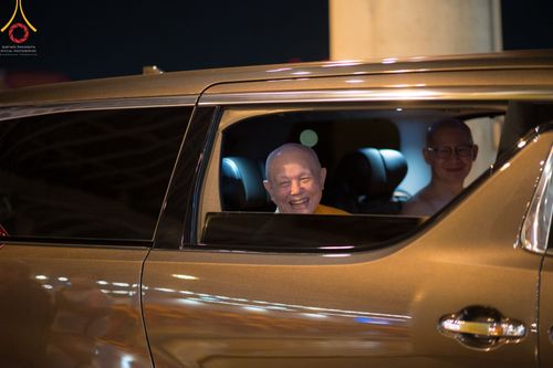 ภาพ No.67926:พิธีเจริญพระพุทธมนต์ จุดประทีปถวายเป็นพุทธบูชา และพิธีฉลองชัยสวดมนต์บทธรรมจักร 4,990,000,082 จบ เนื่องในวาระอายุวัฒนมงคลครบ 82 ปี หลวงพ่อทัตตชีโว ณ พระมหาธรรมกายเจดีย์ วัดพระธรรมกาย จ.ปทุมธานี วันพุธที่ 21 ธันวาคม พ.ศ. 2565