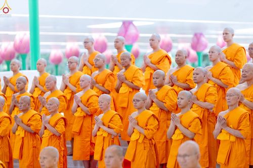 ภาพ No.229190:วันเสาร์ที่ 14 มิถุนายน พ.ศ. 2568 พิธีบรรพชา , พิธีถวายบาตร , พิธีอุปสมบท ในโครงการบรรพชาอุปสมบทหมู่ ผู้บริหารรุ่นที่ 15 และ อุดมศึกษา รุ่นที่ 52 ณ โบสถ์พระไตรปิฎก วัดพระธรรมกาย