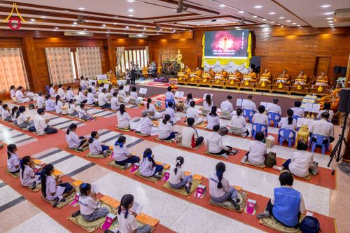 ภาพ No.200064:พิธีทอดผ้าป่าทำนุบำรุงศาสนสถาน ณ วัดบางไผ่นารถ ตำบลบางไทรป่า อำเภอบางเลน จังหวัดนครปฐม ในโครงการธรรมยาตรา กตัญญูบูชา มหาปูชนียาจารย์ พระมงคลเทพมุนี(สด จนฺทสโร) พระผู้ปราบมาร อนุสรณ์สถาน 7 แห่ง ปีที่ 13 วันที่ 22 มกราคม พ.ศ. 2568