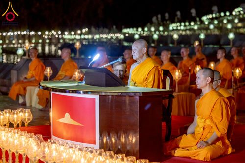 ภาพ No.266338:วันพุธที่ 5 พฤศจิกายน พ.ศ. 2568 (วันพระ ขึ้น 15 ค่ำ เดือน 12) พิธีลอยกระทงธรรม  ณ สระมหาเศรษฐีทะเลบุญ มหาวิหารพระมงคลเทพมุนี วัดพระธรรมกาย จ.ปทุมธานี