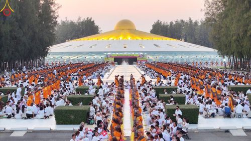 ภาพ No.202051:พิธีต้อนรับพระธรรมยาตรา ณ อนุสรณ์สถานลำดับที่ 7 สถานที่ขยายวิชชาธรรมกาย วัดพระธรรมกาย ต.คลองสาม อ.คลองหลวง จ.ปทุมธานี ในโครงการธรรมยาตรา กตัญญูบูชา มหาปูชนียาจารย์ พระมงคลเทพมุนี(สด จนฺทสโร) พระผู้ปราบมาร อนุสรณ์สถาน 7 แห่ง ปีที่ 13 วันที่ 26 มกราคม 2568