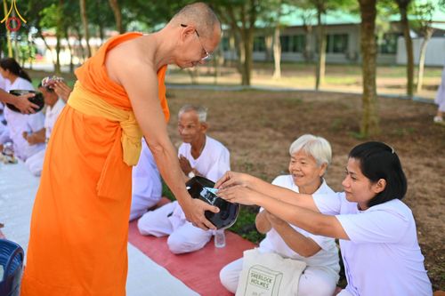 ภาพ No.153461:โครงการปฏิบัติธรรม อุบาสกแก้ว อุบาสิกาแก้ว รุ่นที่ 1 จัดขึ้น ณ ศูนย์ปฏิบัติธรรมพนมสารคาม (เพชรตะวัน)  จังหวัดฉะเชิงเทรา ระหว่างวันที่ 6-8 กันยายน พ.ศ. 2567