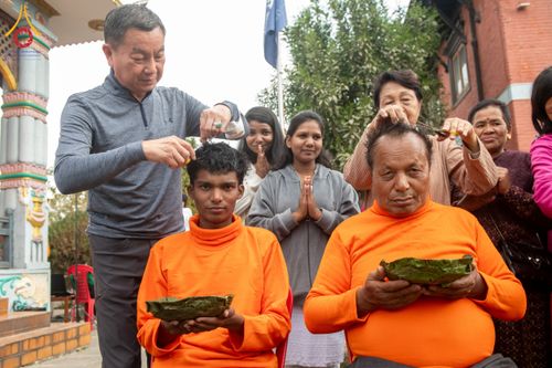 ภาพ No.209810:วันที่ 28 กุมภาพันธ์ พ.ศ.2568 พิธีเปิดโครงการบวชสามเณร พิธีถวายไทยธรรม พิธีขอขมามอบผ้าไตร  ณ เมืองปาตัน ประเทศเนปาล