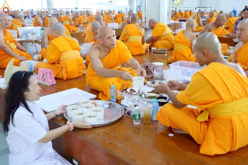 ภาพ No.237995:วันเสาร์ที่ 9 สิงหาคม พ.ศ. 2568 (วันพระ ขึ้น 15 ค่ำ เดือน 9) พิธีบุพเปตพลี ครั้งที่ 168 ร่วมอุทิศบุญแด่หมู่ญาติที่ล่วงลับไปแล้ว และสืบทอดอายุพระพุทธศาสนา ณ หอฉันคุณยายอาจารย์ฯ วัดพระธรรมกาย