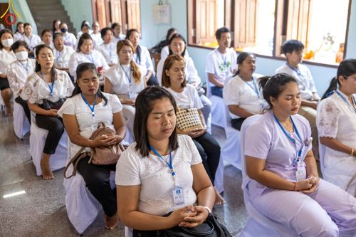 ภาพ No.131855:พิธีถวายสังฆทาน 323 วัด 4 จังหวัดชายแดนภาคใต้ ปีที่ 20 ครั้งที่ 167 และ พิธีมอบกองทุนหนุนแรงใจช่วยครูใต้ ปีที่ 17 ครั้งที่ 132 วันเสาร์ที่ 23 มีนาคม พ.ศ. 2567 ณ วัดมุจลินทวาปีวิหารพระอารามหลวง อ.หนองจิก จ.ปัตตานี